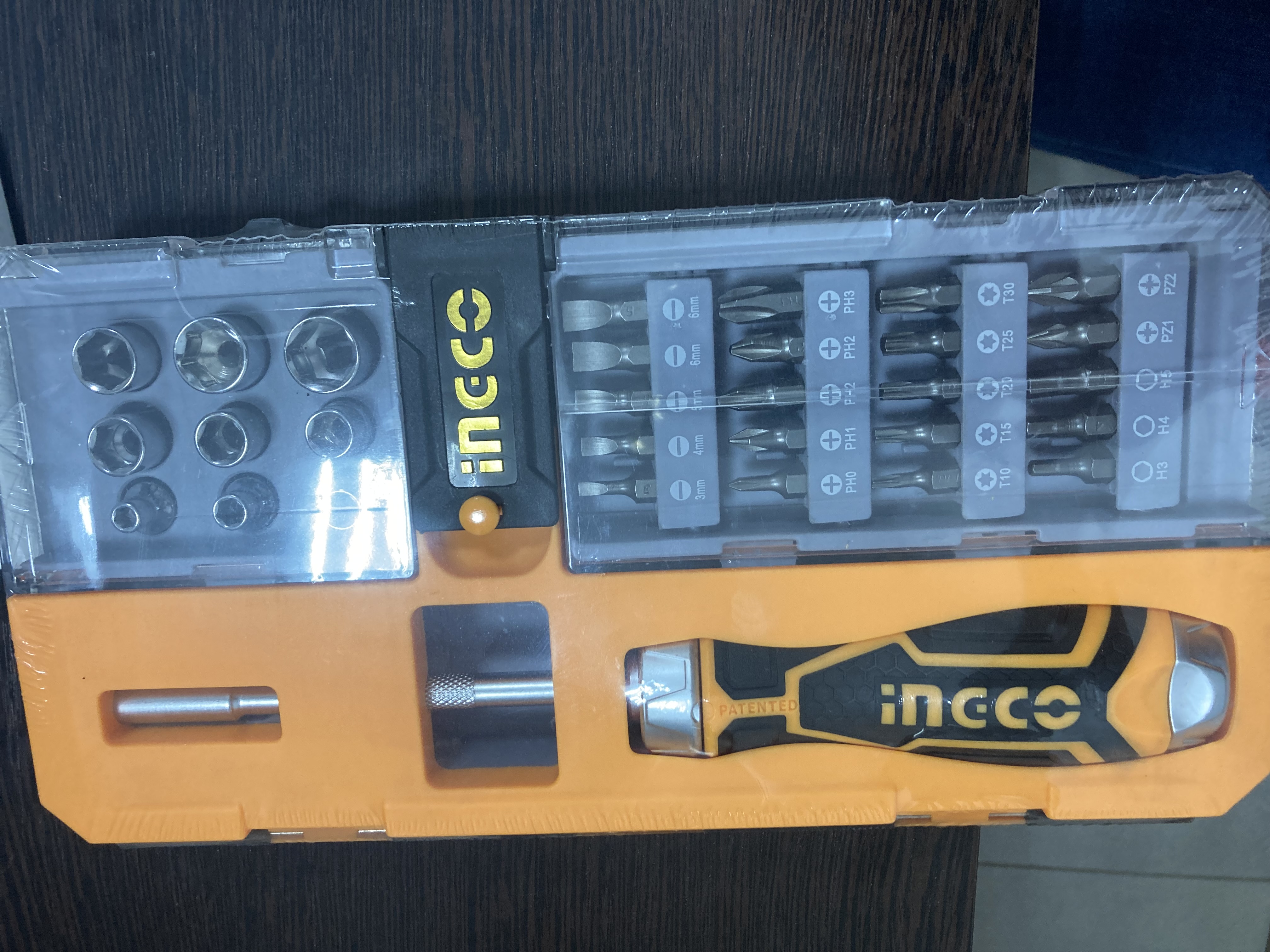 Отвертка с насадками 33 шт INGCO HKSDB0338 INDUSTRIAL