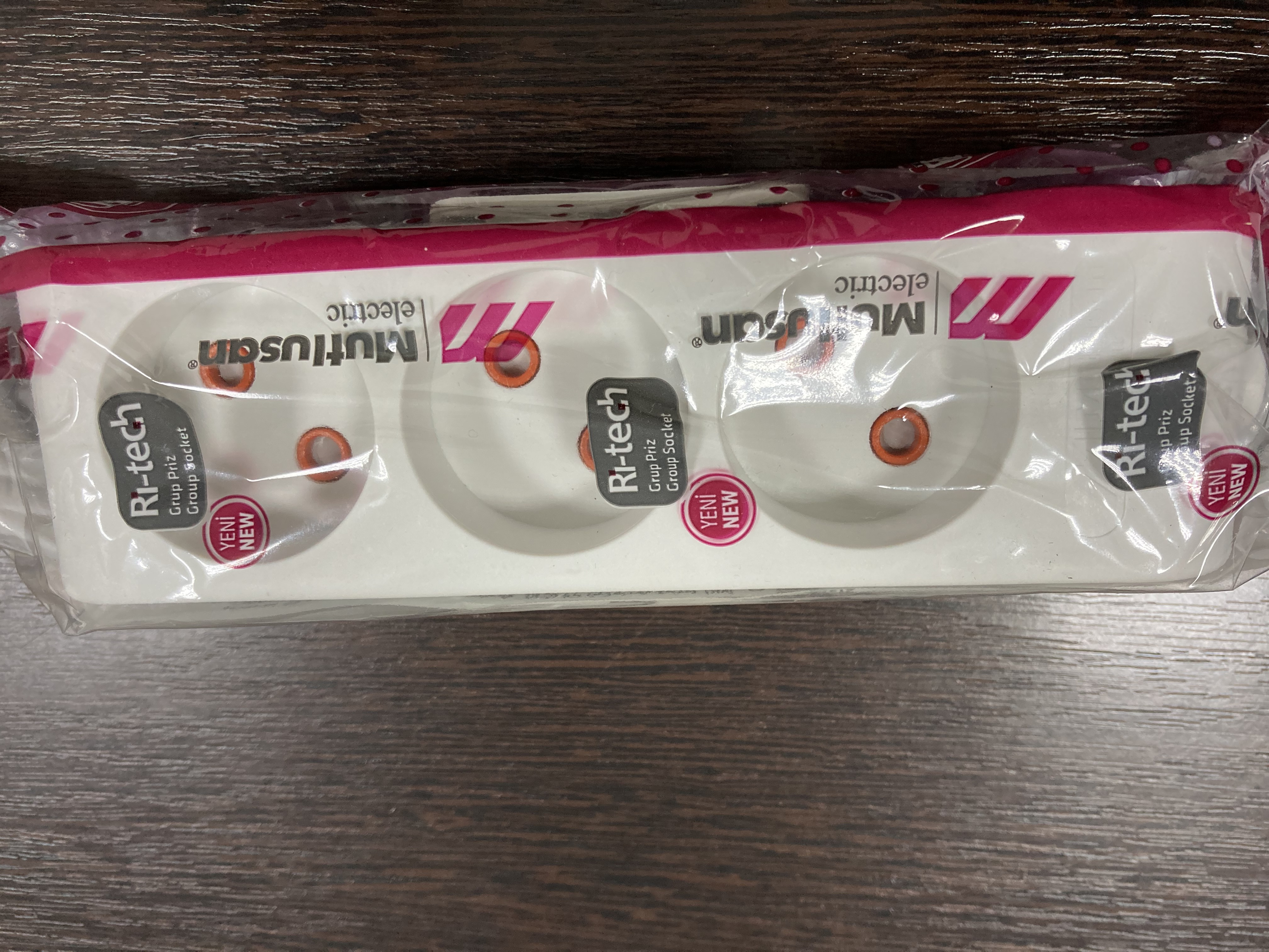 Колодка  на 3 гнезда Mutiusan Ri-tech